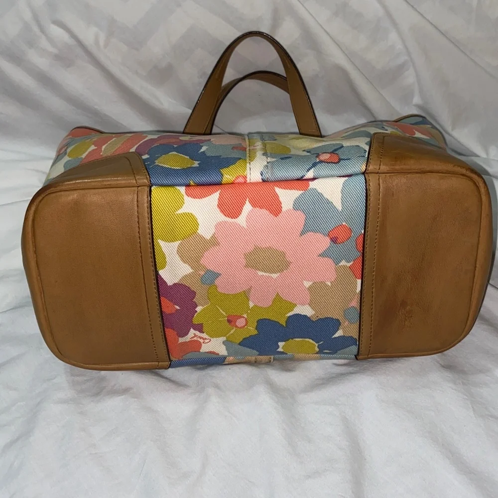 COACH Hadley Floral Tote - Stylish & Spacious Canvas with Leather Trim